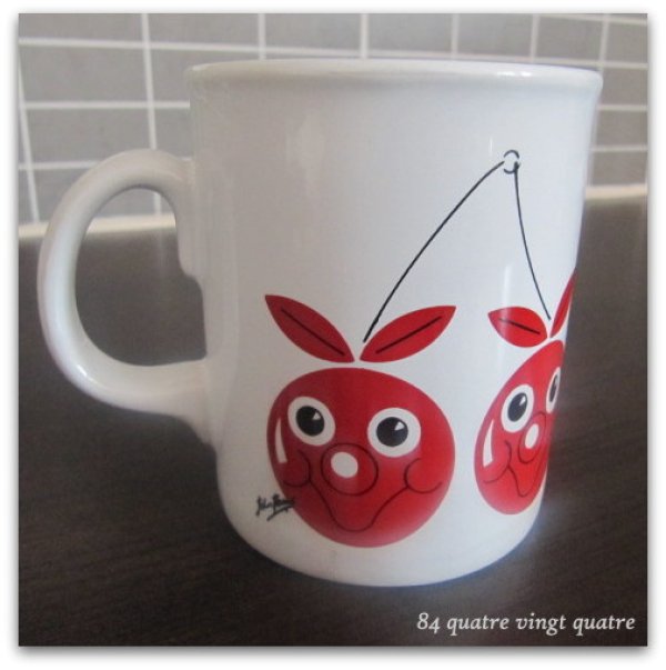 画像1: Cheeky Cherries /イギリス ポップなマグカップ