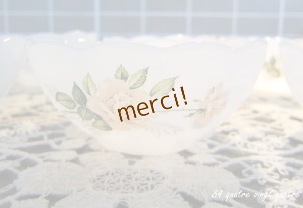 画像1: arcopal/フランス　ミルクガラスのバラ柄ボウル