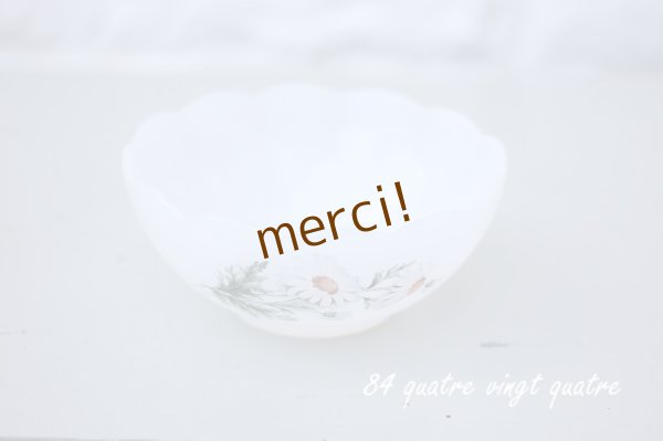 画像1: arcopal/フランス　白いお花ミルクガラスのボウル（小）